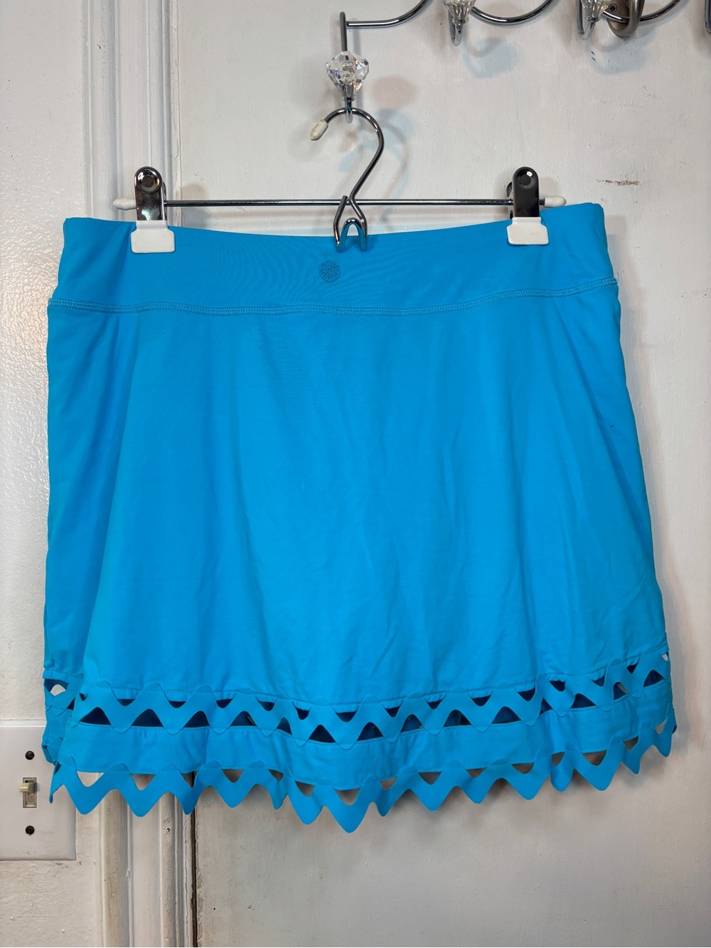 Lilly Pulitzer Bright Turquoise Laser-Cut Hem Athletic Skort - Picture 4 of 5